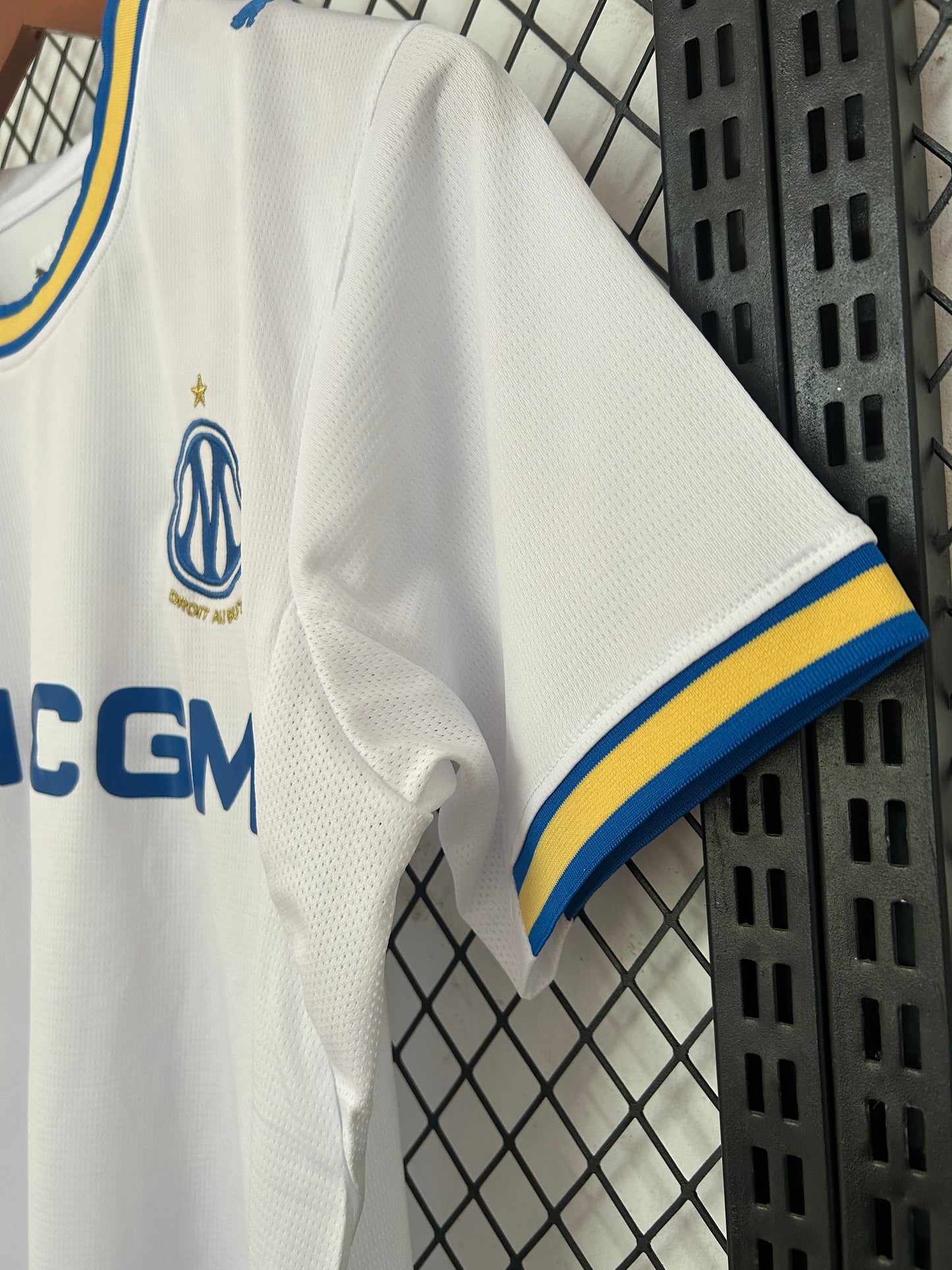 26/27 Marseille Home